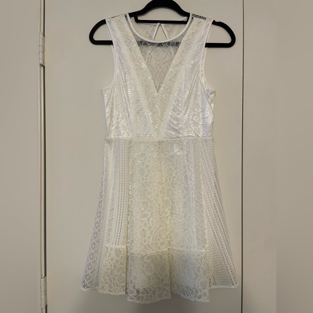 NWT BCBGeneration White Lace Dress - Size 4